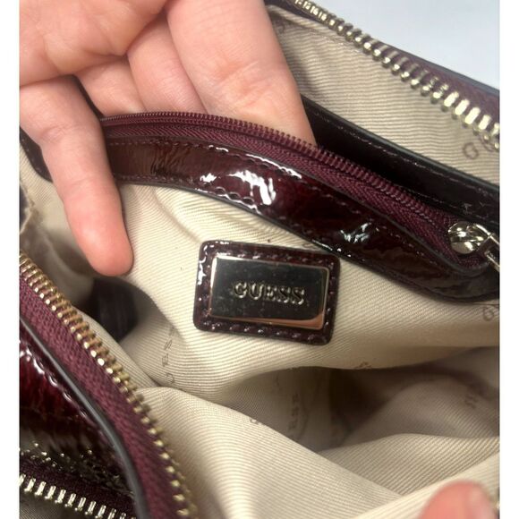 Guess Noelle Shiny Leather Women Shoulder Hand Bag Merlot Burgundy Silver Chain - Picture 4 of 13